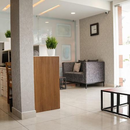 Sulu Residency Otel Kochi Dış mekan fotoğraf