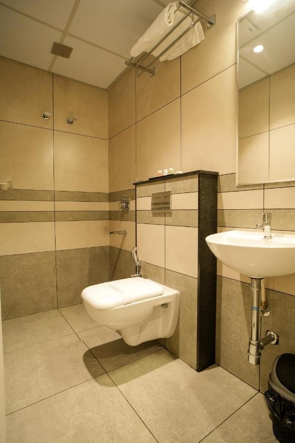Sulu Residency Otel Kochi Dış mekan fotoğraf