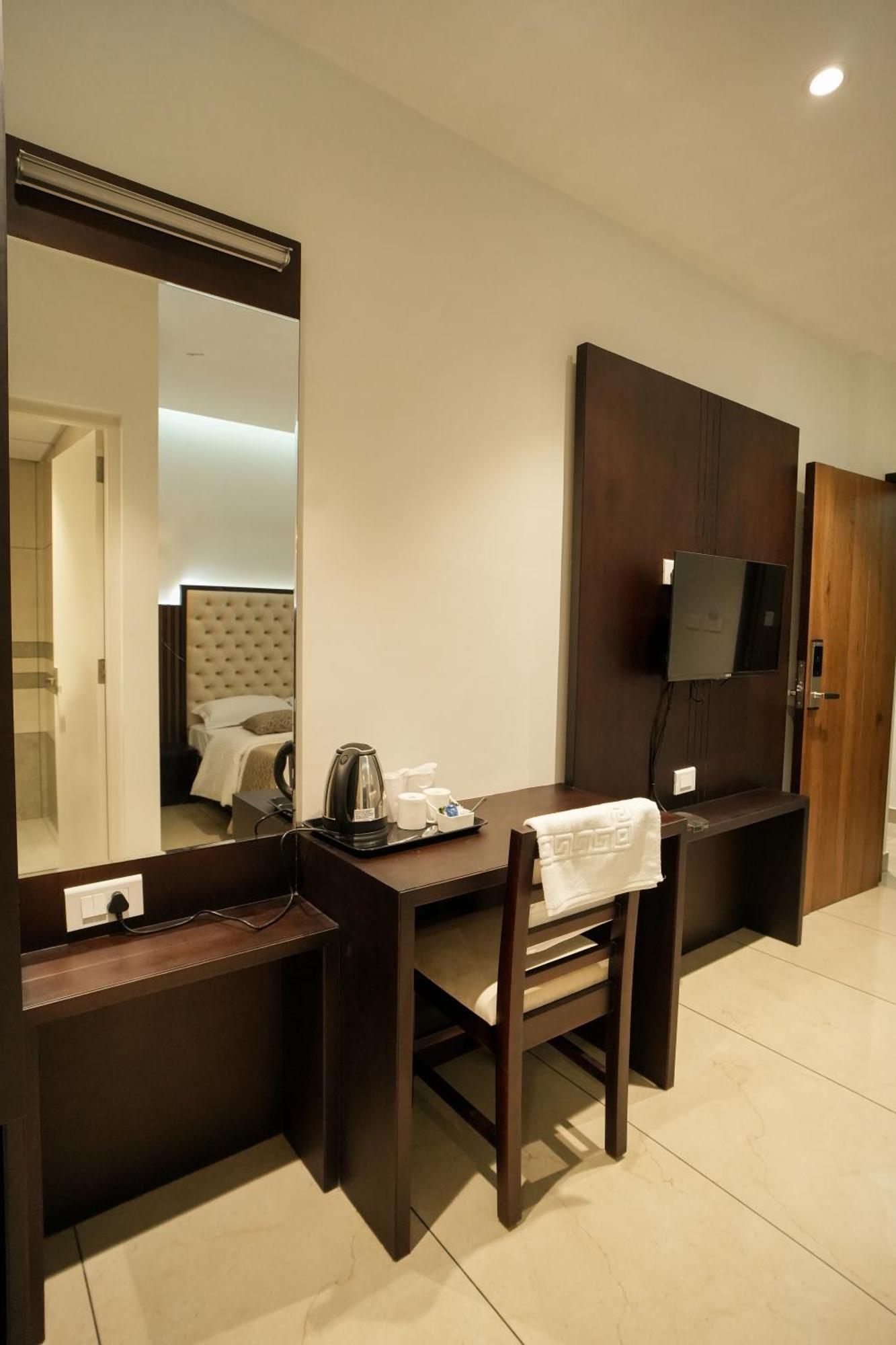 Sulu Residency Otel Kochi Dış mekan fotoğraf